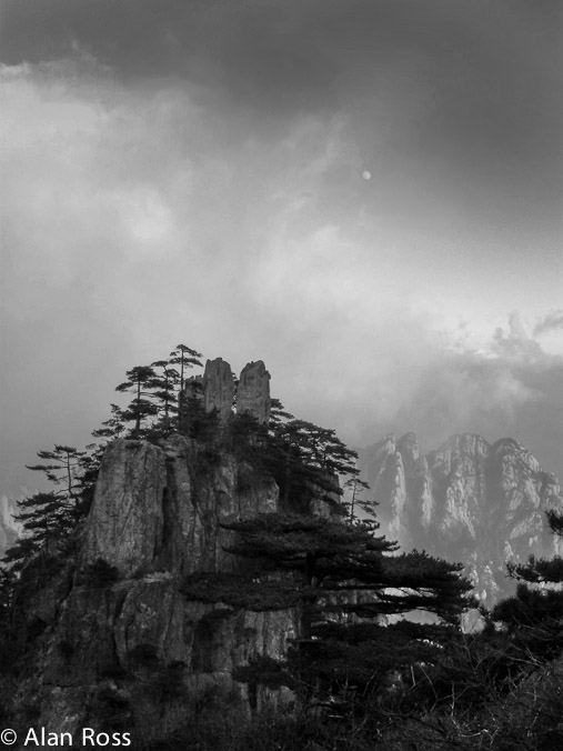 A_Ross_Moonrise Huangshan flat