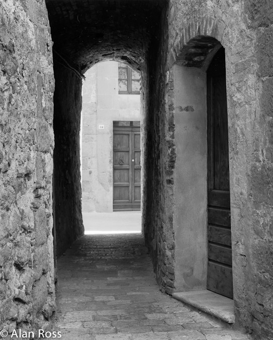 A_Ross_Passageway Pienza